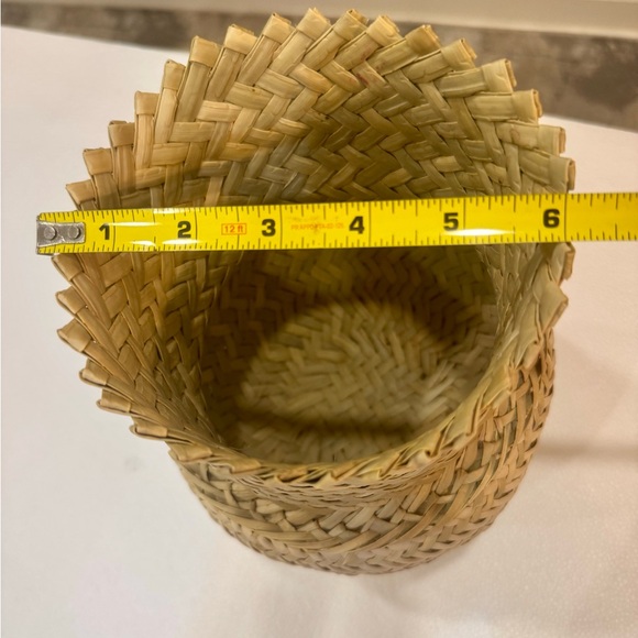 Handwoven Tarahumara Indian Natural Basket Vase 12” - Picture 8 of 8